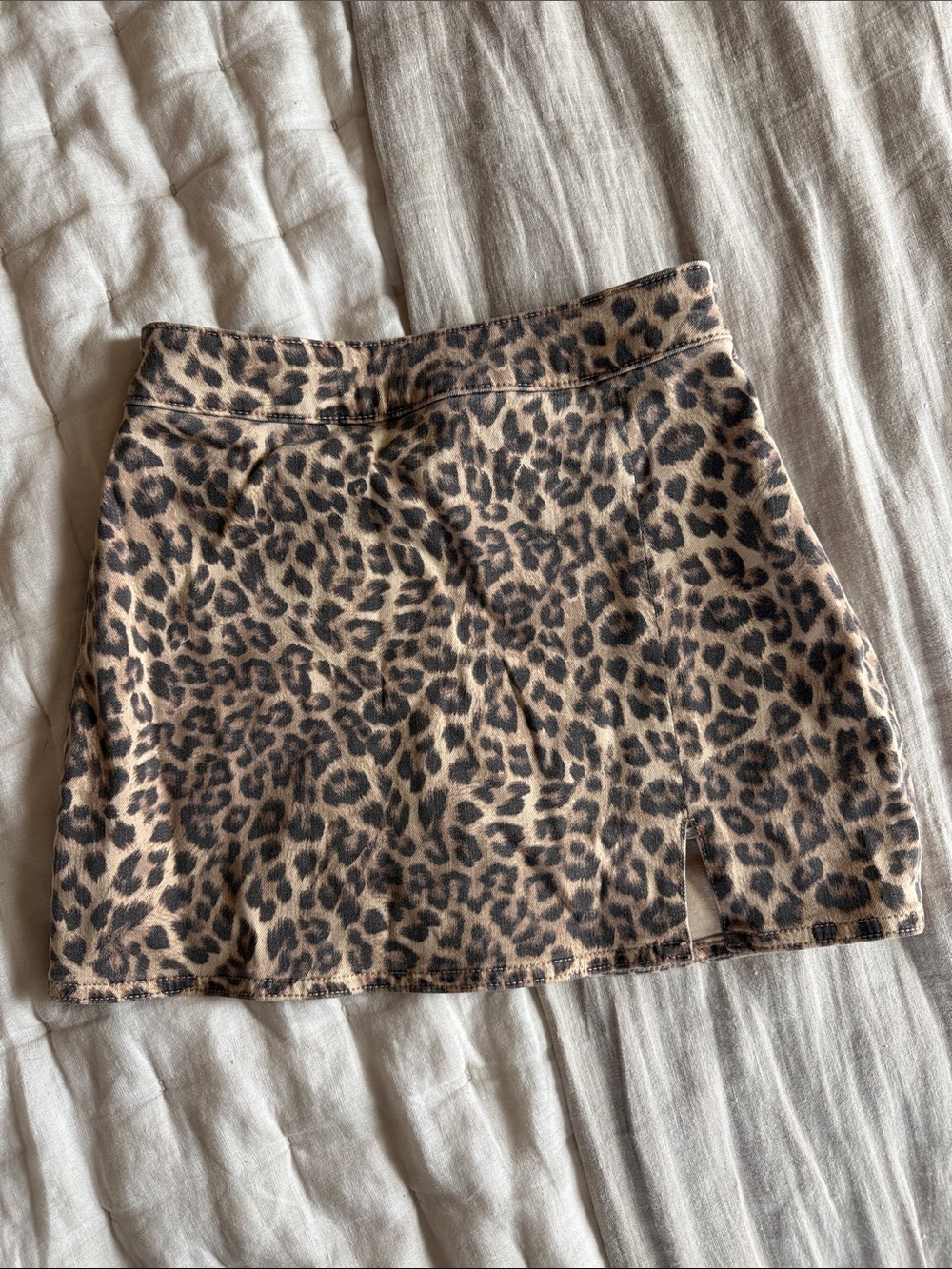 NWT American Eagle Outfitters Leopard Print Mini Skirt - SZ 0